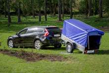 Laden Sie das Bild in den Galerie-Viewer, Anhänger Garden Trailer 200 KIPP 200×106 cm 750 kg [mit Hochspriegel, blauer Hochplane und Stützrad]-Neu