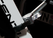 Laden Sie das Bild in den Galerie-Viewer, Atera Strada Sport M3 + 4. Fahrradadapter – 4-Fahrrad-Anhängerkupplungsträger (schwarz)-Neu