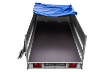 Laden Sie das Bild in den Galerie-Viewer, GARDEN TRAILER 264/2 KIPP Zweiachsanhänger mit Stützrad, Planenträgern, zus. Bordwänden und blauer Flachplane-Neu