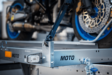 Laden Sie das Bild in den Galerie-Viewer, Motoanhänger UNITRAILER MOTO 1-Neu